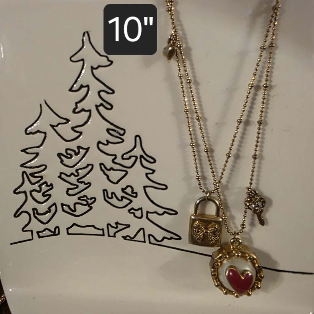 BETST JOHNSON Gold Tone Heart Pendant Necklace